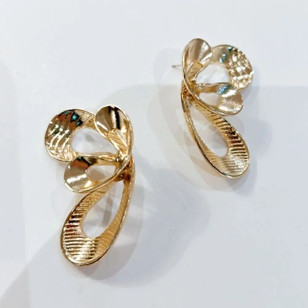gold bow stud earrings H43